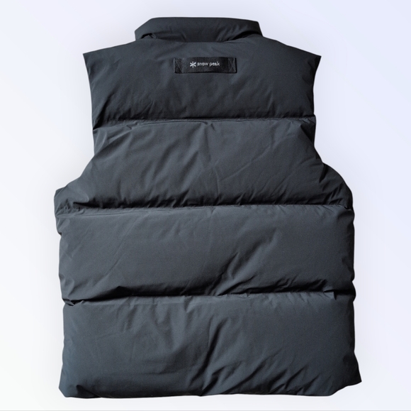 NEW Snow Peak Black Puffer Vest From Korea with Zipper Pockets Sz Large - Picture 6 of 6